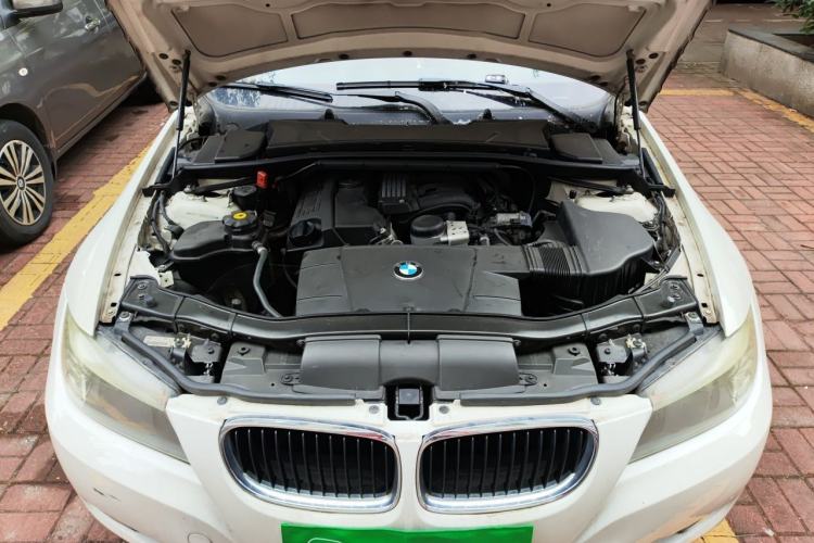 Used BMW 3 Series 2012 318i Leading Model Engine Bay