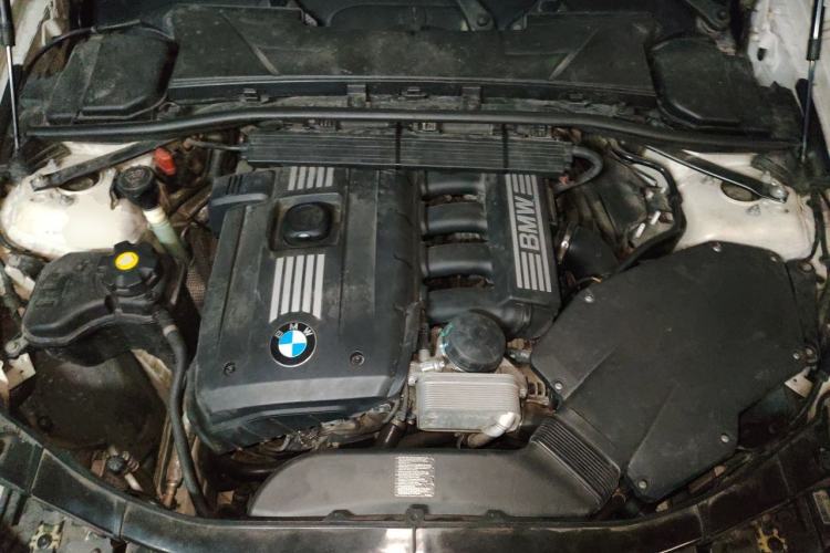 Used BMW 3 Series 2012 325i Luxury Edition Engine Bay