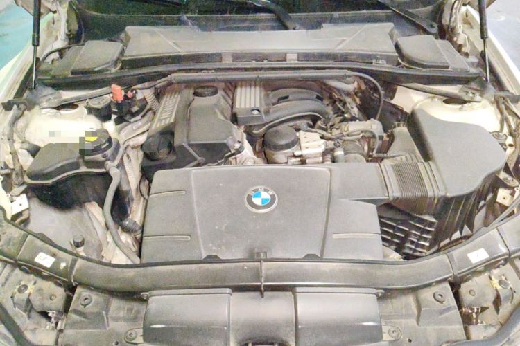 Used BMW 3 Series 2012 320i Sport Edition Engine Bay