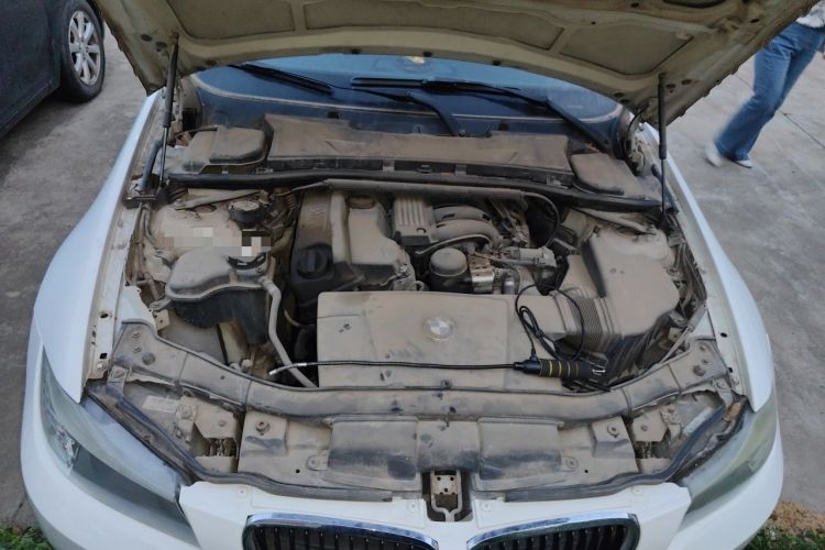 Used BMW 3 Series 2012 318i Leading Model Engine Bay