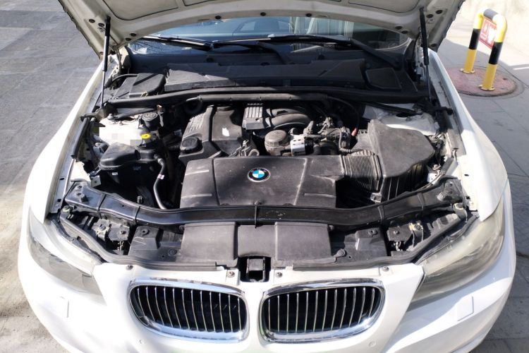 Used BMW 3 Series 2012 320i Luxury Edition Engine Bay