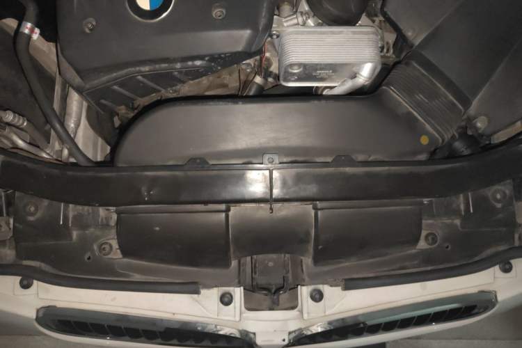 Used BMW 3 Series 2012 325i Luxury Edition Engine Bay