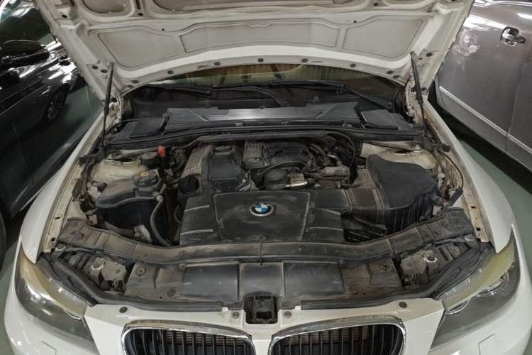Used BMW 3 Series 2012 320i Sport Edition Engine Bay