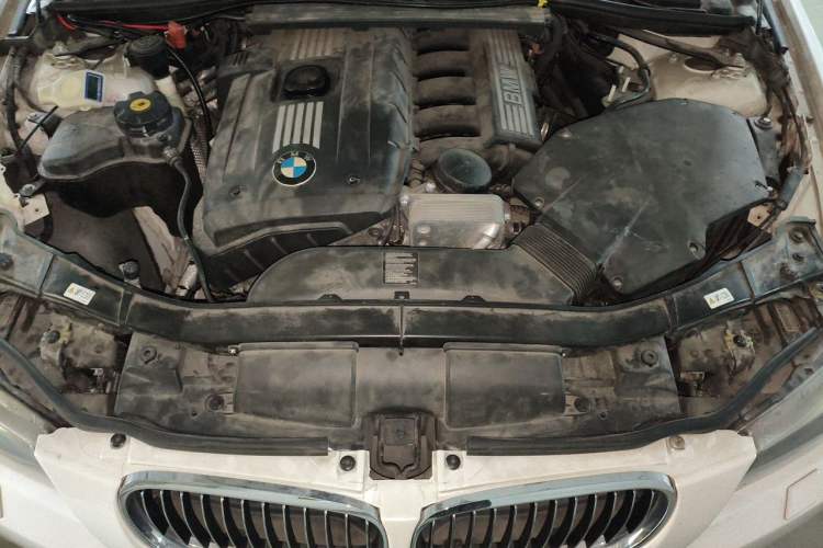 Used BMW 3 Series 2012 325i Luxury Edition Engine Bay