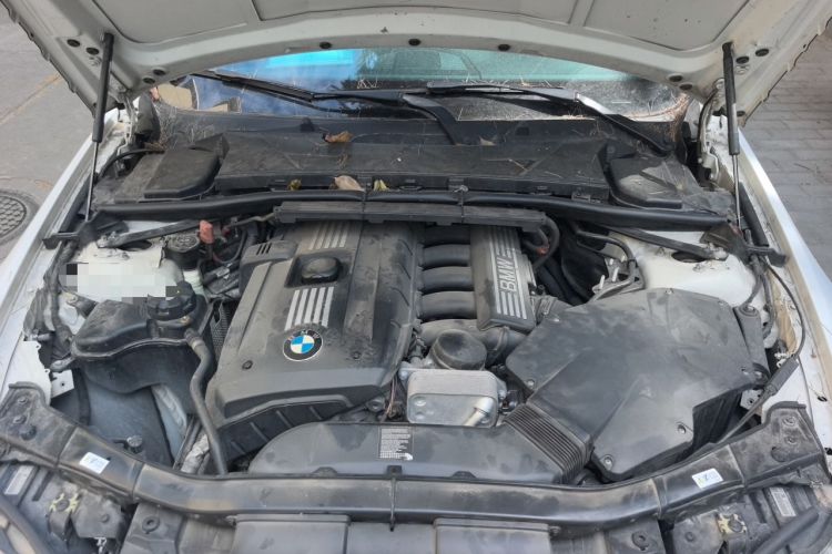 Used BMW 3 Series 2012 325i Luxury Edition Engine Bay
