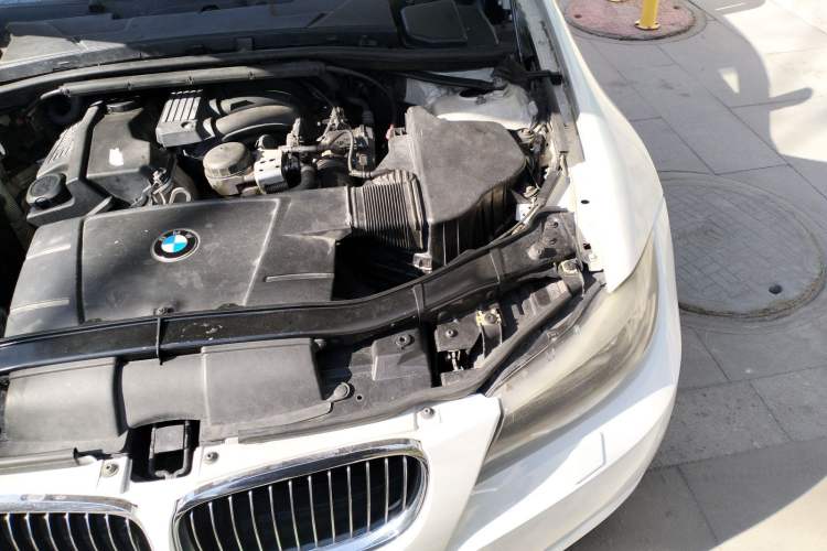 Used BMW 3 Series 2012 320i Luxury Edition Engine Bay Left