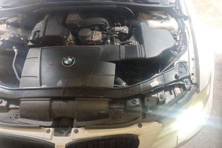 Used BMW 3 Series 2012 320i Sport Edition Engine Bay Left