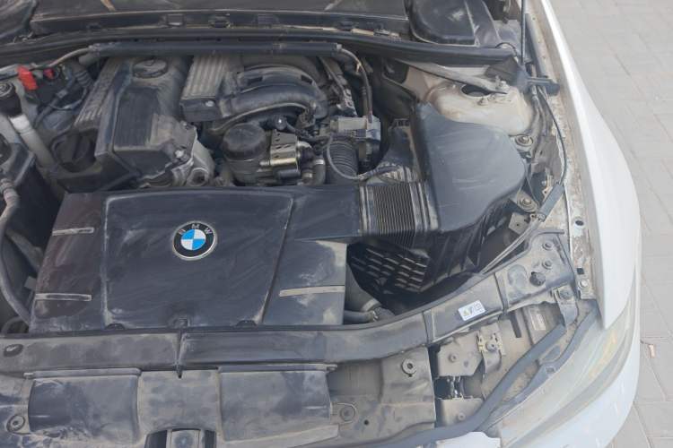 Used BMW 3 Series 2012 320i Luxury Edition Engine Bay Left