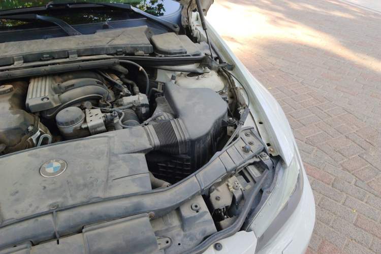 Used BMW 3 Series 2012 320i Sport Edition Engine Bay Left