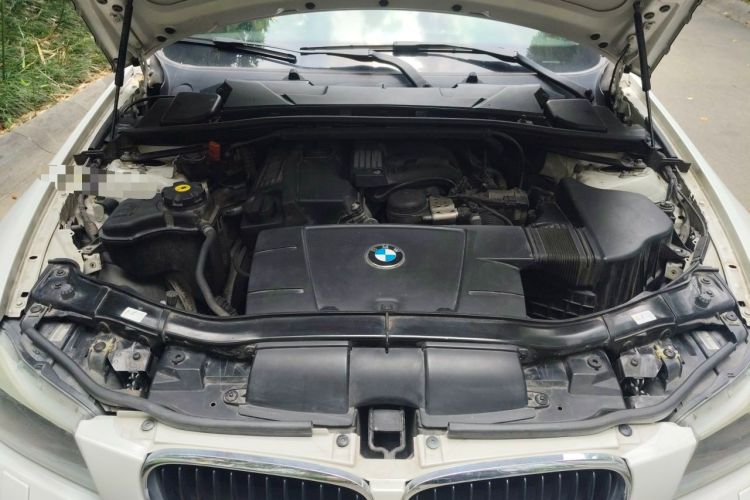 Used BMW 3 Series 2012 318i Leading Model Engine Bay