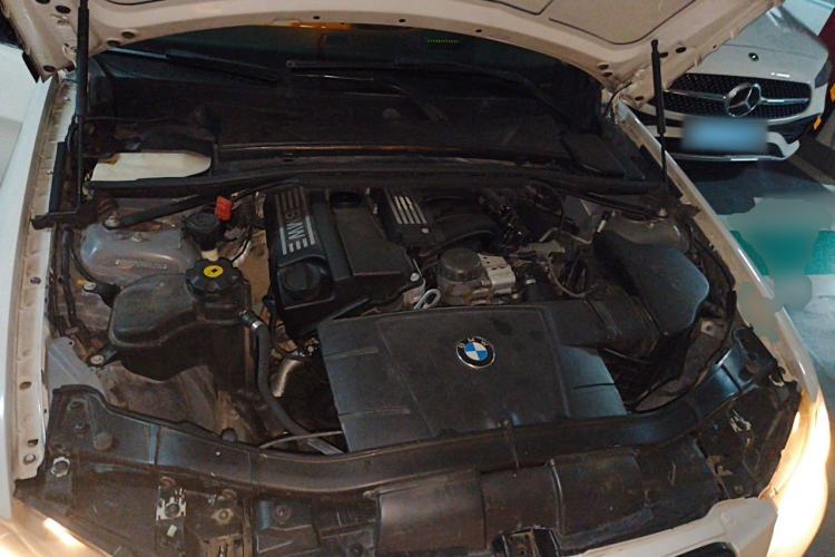 Used BMW 3 Series 2012 318i Leading Model Engine Bay
