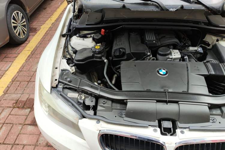 Used BMW 3 Series 2012 318i Leading Model Engine Bay Right