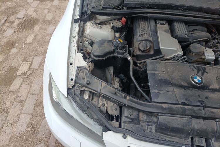 Used BMW 3 Series 2012 320i Luxury Edition Engine Bay Right