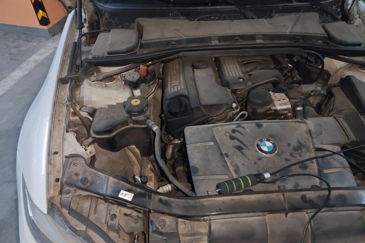 Used BMW 3 Series 2012 320i Luxury Edition Engine Bay Right