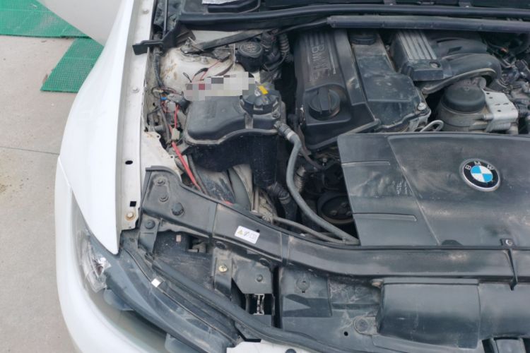 Used BMW 3 Series 2012 320i Sport Edition Engine Bay Right