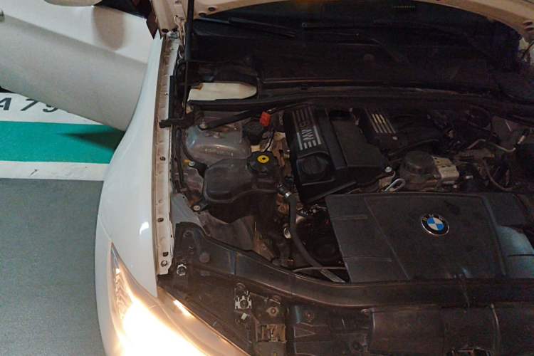 Used BMW 3 Series 2012 318i Leading Model Engine Bay Right