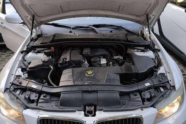 Used BMW 3 Series 2012 320i Sport Edition Engine Bay