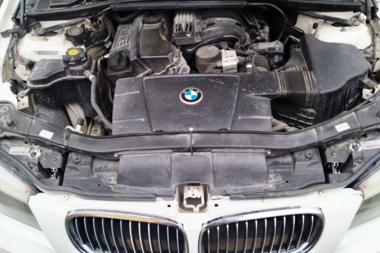 Used BMW 3 Series 2012 318i Leading Model Engine Bay