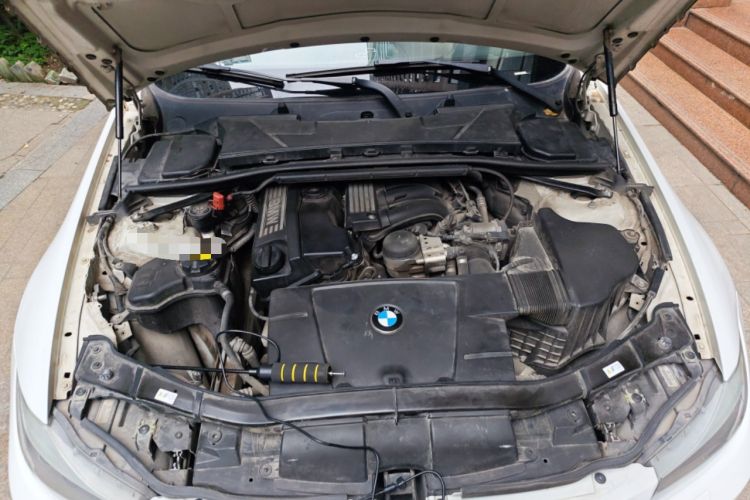 Used BMW 3 Series 2012 320i Sport Edition Engine Bay