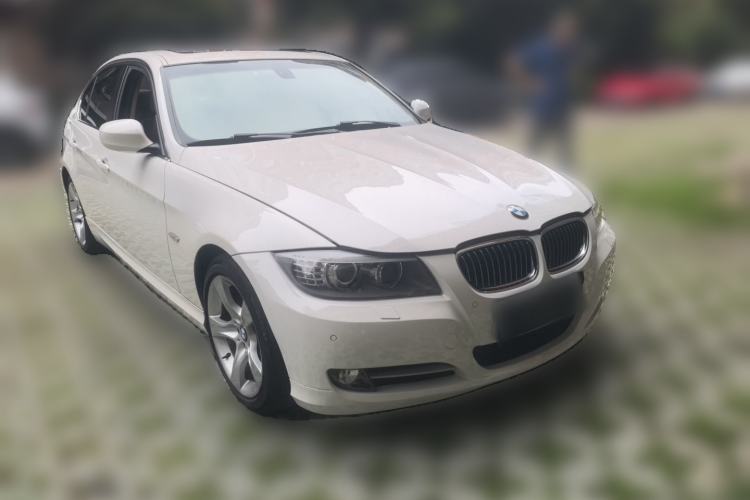Used BMW 3 Series 2012 325i Luxury Edition Front Right 45 Deg