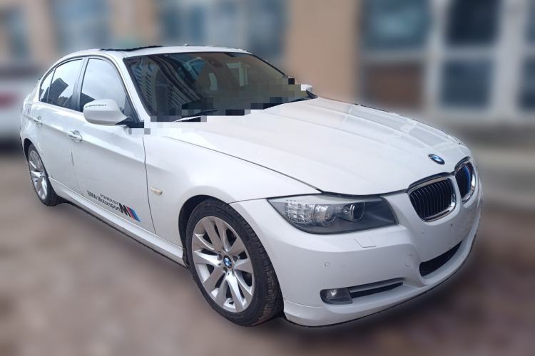 Used BMW 3 Series 2012 320i Luxury Edition Front Right 45 Deg