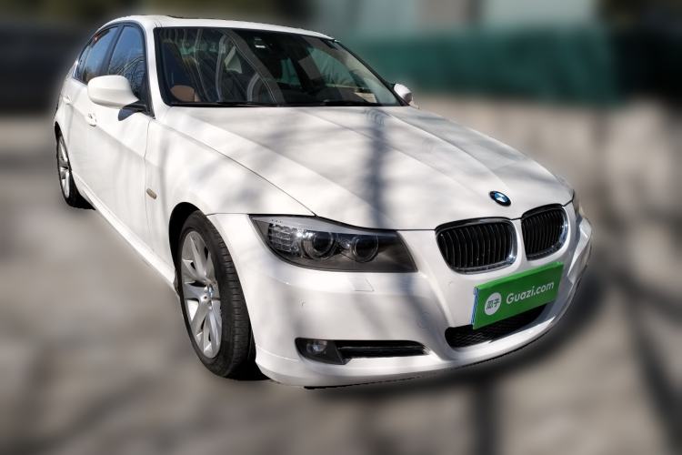 Used BMW 3 Series 2012 320i Luxury Edition Front Right 45 Deg