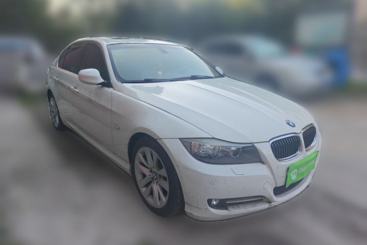 Used BMW 3 Series 2012 320i Luxury Edition Front Right 45 Deg