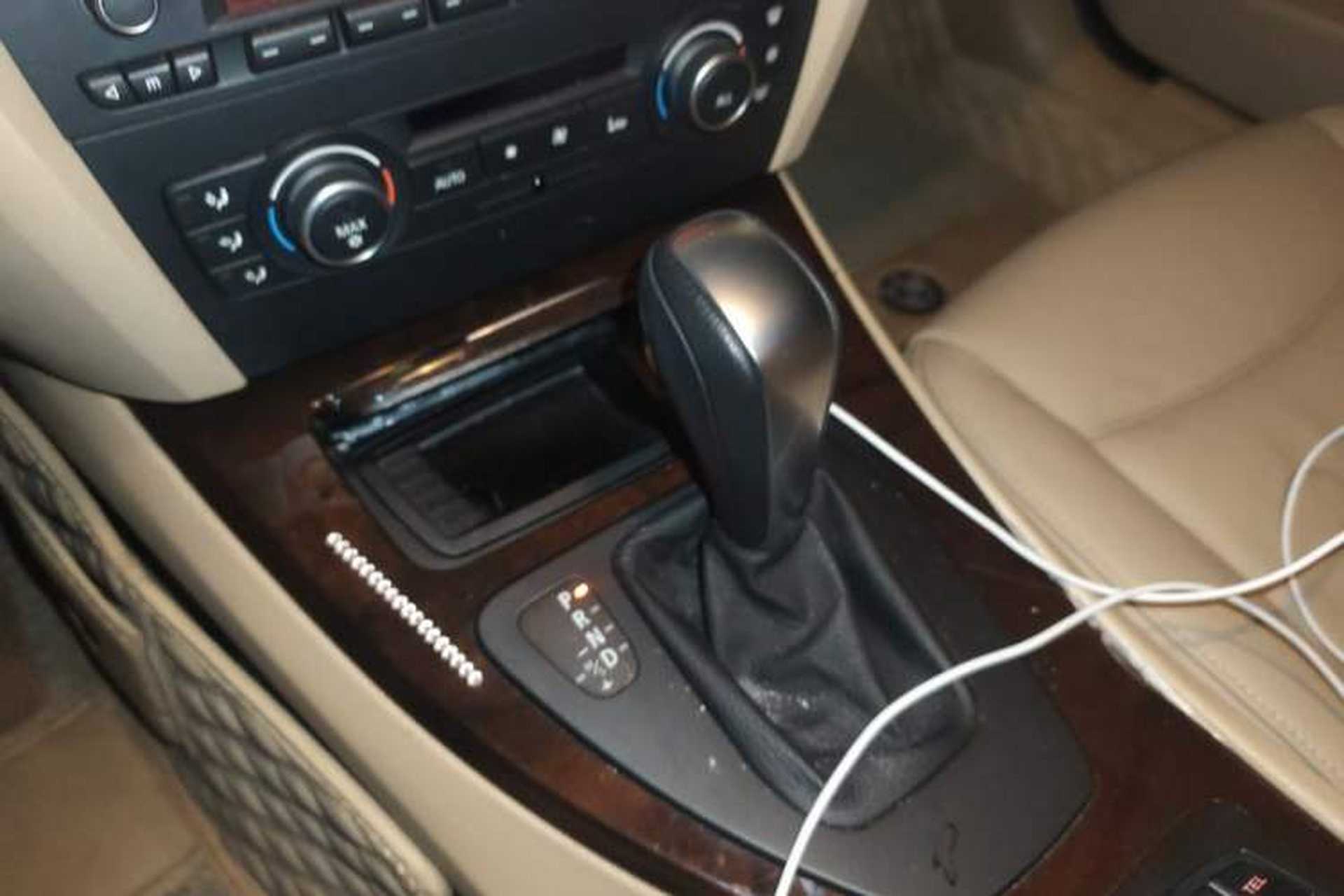 Used BMW 3 Series 2012 320i Sport Edition Gear Lever