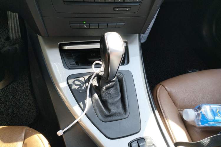 Used BMW 3 Series 2012 320i Luxury Edition Gear Lever