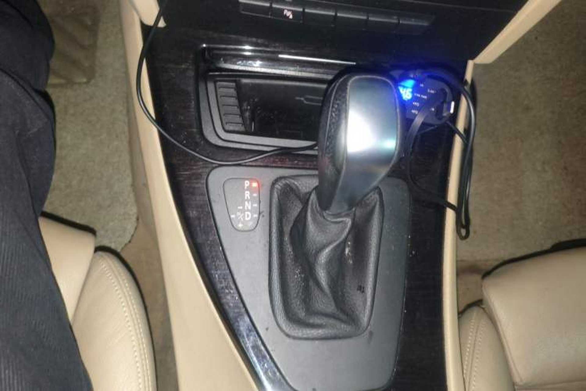 Used BMW 3 Series 2012 325i Luxury Edition Gear Lever