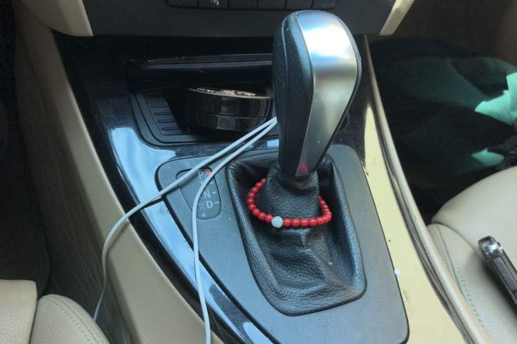 Used BMW 3 Series 2012 325i Luxury Edition Gear Lever