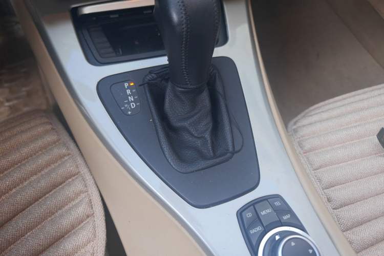 Used BMW 3 Series 2012 320i Luxury Edition Gear Lever