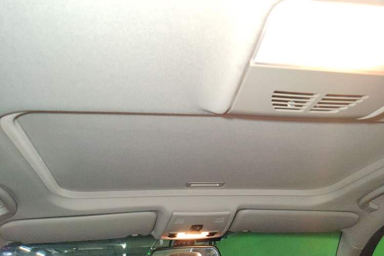 Used BMW 3 Series 2012 320i Sport Edition Headliner