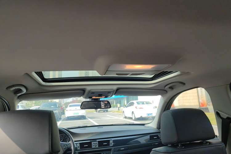 Used BMW 3 Series 2012 318i Leading Model Headliner