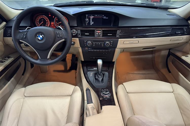 Used BMW 3 Series 2012 325i Luxury Edition Interior 1