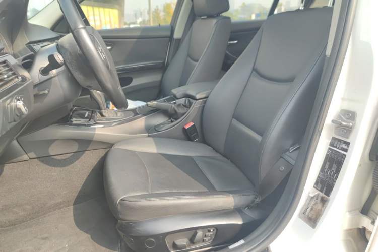 Used BMW 3 Series 2012 318i Leading Model Interior 1