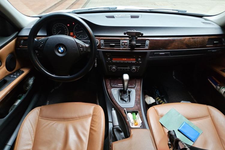 Used BMW 3 Series 2012 320i Sport Edition Interior 2