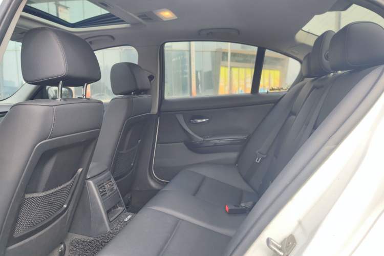 Used BMW 3 Series 2012 318i Leading Model Interior 3