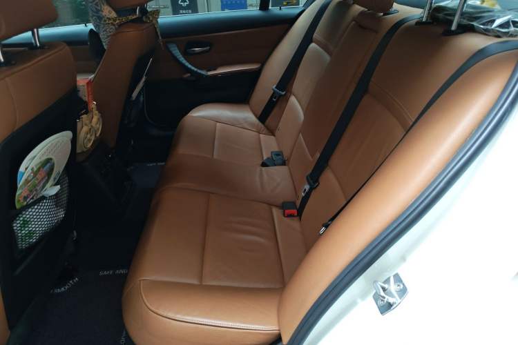 Used BMW 3 Series 2012 320i Sport Edition Interior 4