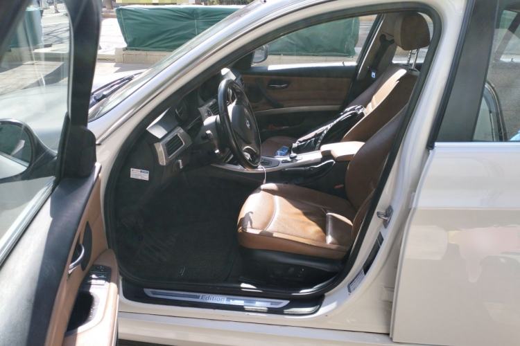 Used BMW 3 Series 2012 320i Luxury Edition Left Front Seat