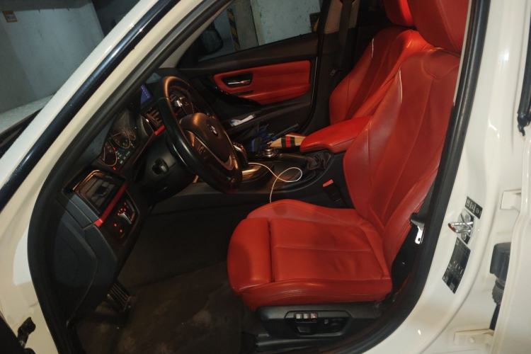 Used BMW 3 Series 2012 320i Luxury Edition Left Front Seat