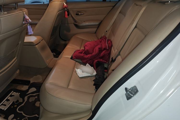Used BMW 3 Series 2012 320i Luxury Edition Left Rear Seat