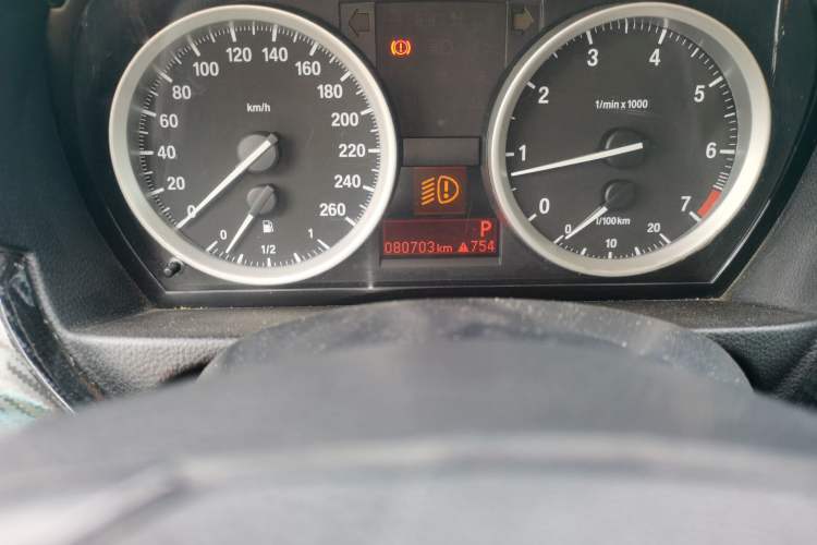 Used BMW 3 Series 2012 320i Sport Edition Odometer Close Up