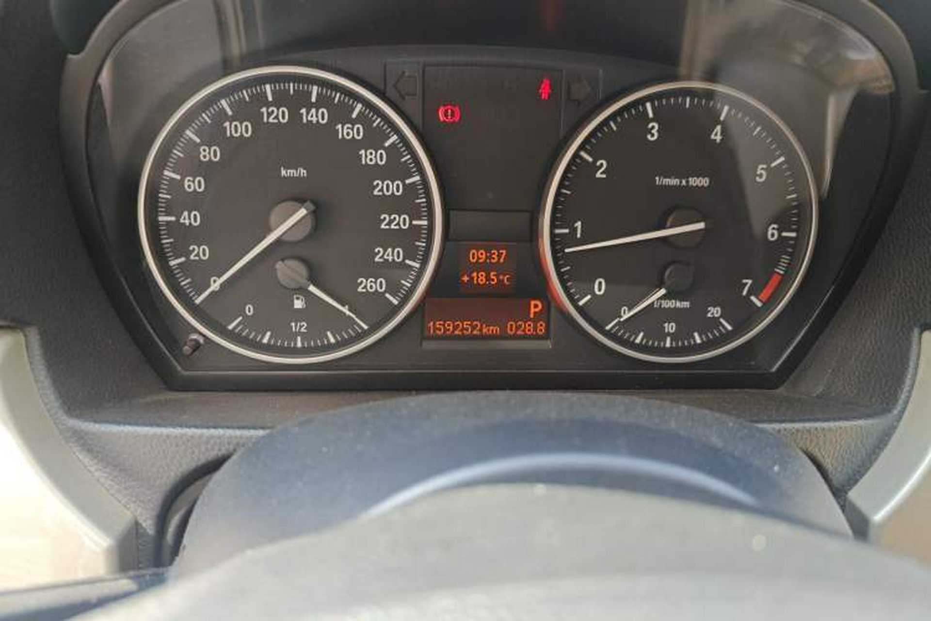 Used BMW 3 Series 2012 320i Luxury Edition Odometer Close Up