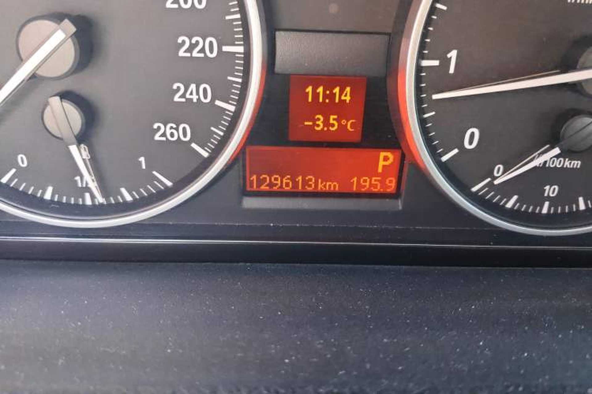 Used BMW 3 Series 2012 320i Sport Edition Odometer Close Up