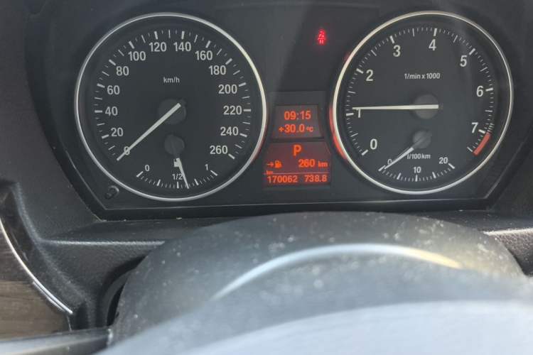 Used BMW 3 Series 2012 325i Luxury Edition Odometer Close Up