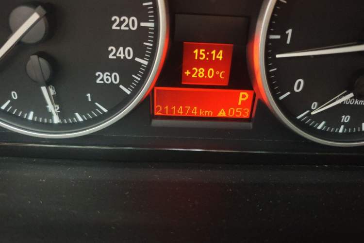 Used BMW 3 Series 2012 318i Leading Model Odometer Close Up