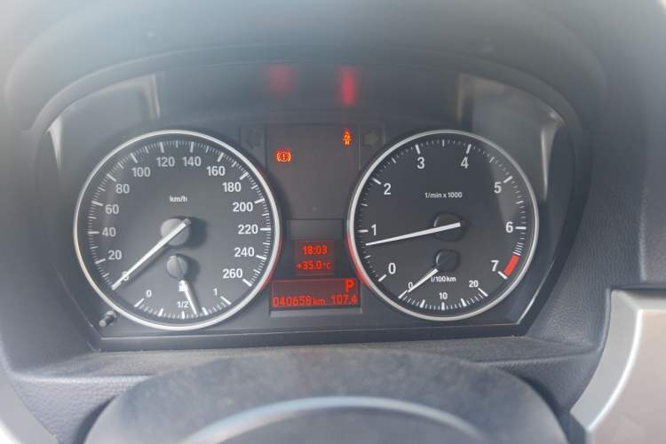Used BMW 3 Series 2012 320i Luxury Edition Odometer Close Up