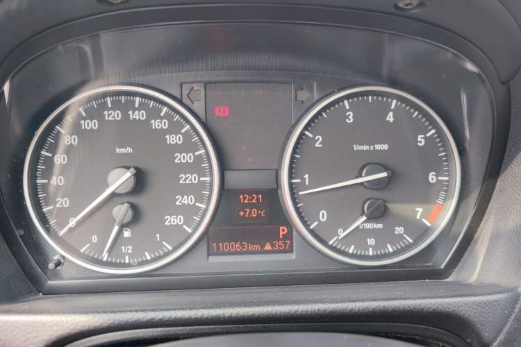 Used BMW 3 Series 2012 318i Leading Model Odometer Close Up