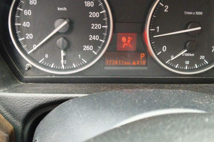 Used BMW 3 Series 2012 318i Leading Model Odometer Close Up